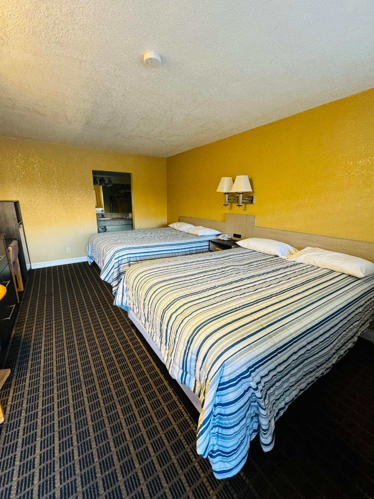 لون باين Mount Whitney Motel المظهر الخارجي الصورة