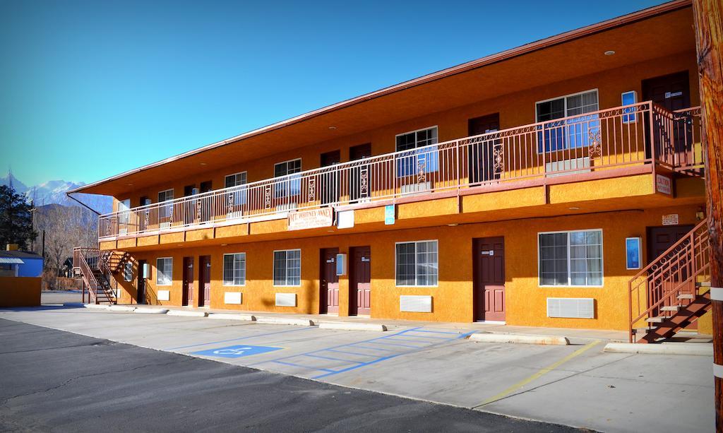 لون باين Mount Whitney Motel المظهر الخارجي الصورة